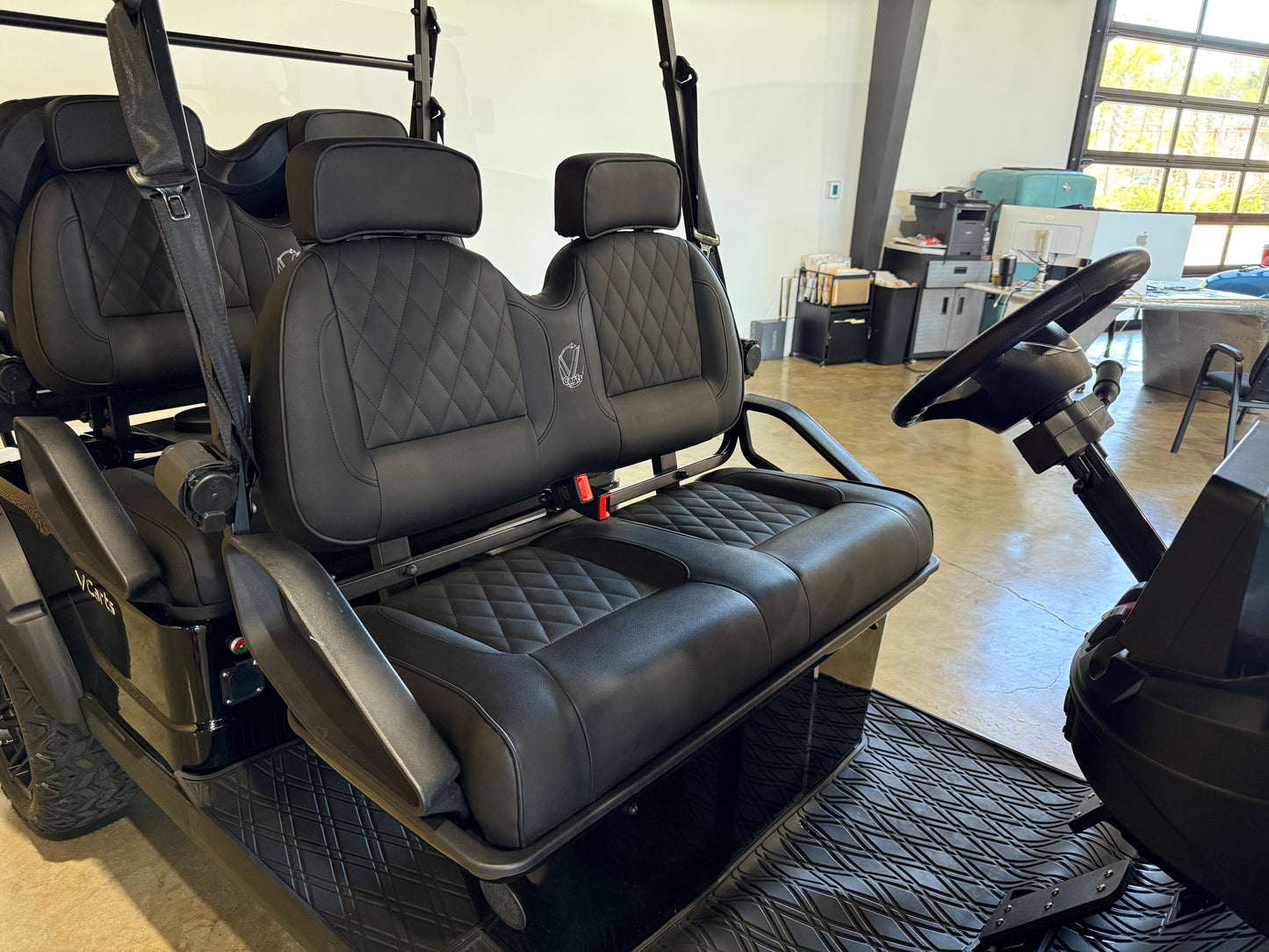 2025 vCart Limo 6 Seater Black Paint / Black Seats