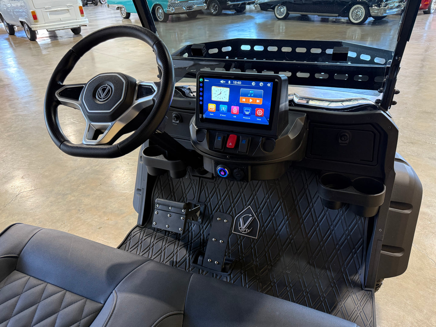2025 vCart Limo 6 Seater Black Paint / Black Seats