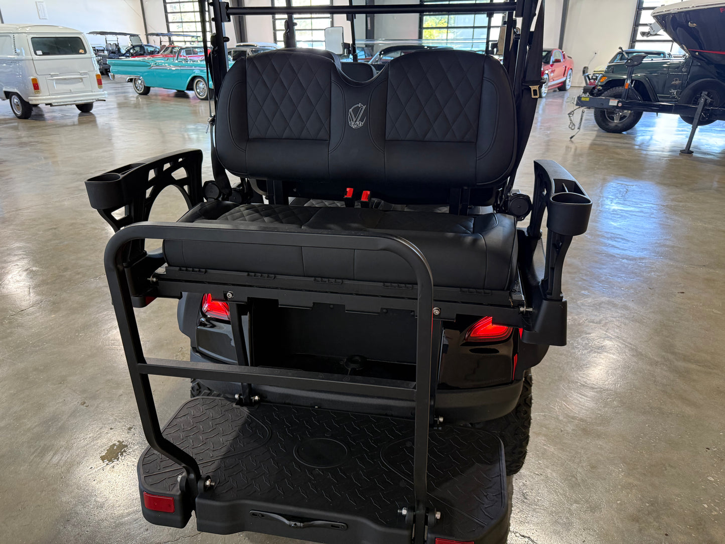 2025 vCart Limo 6 Seater Black Paint / Black Seats